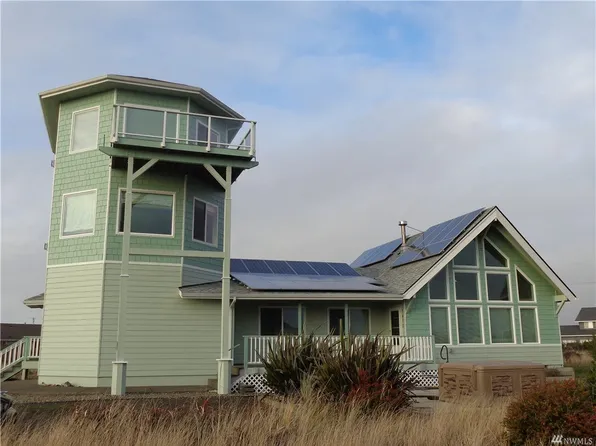 1412 Storm King Way, Ocean Shores, WA 98569