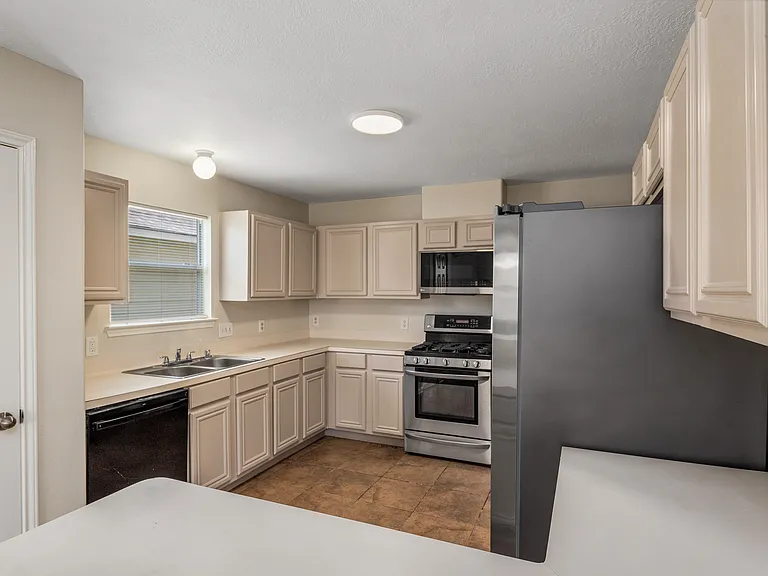 6023 Barany Ct — Photo 11