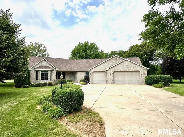 120 Rebecca Dr, Jacksonville, IL 62650