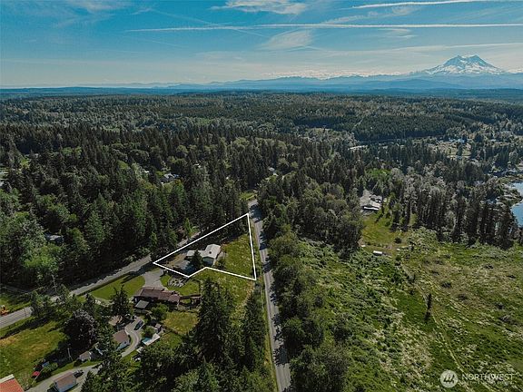 4th image of 3104 Harts Lake Road S
