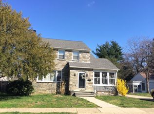 11 E Buckingham Ave, Mount Ephraim, NJ 08059