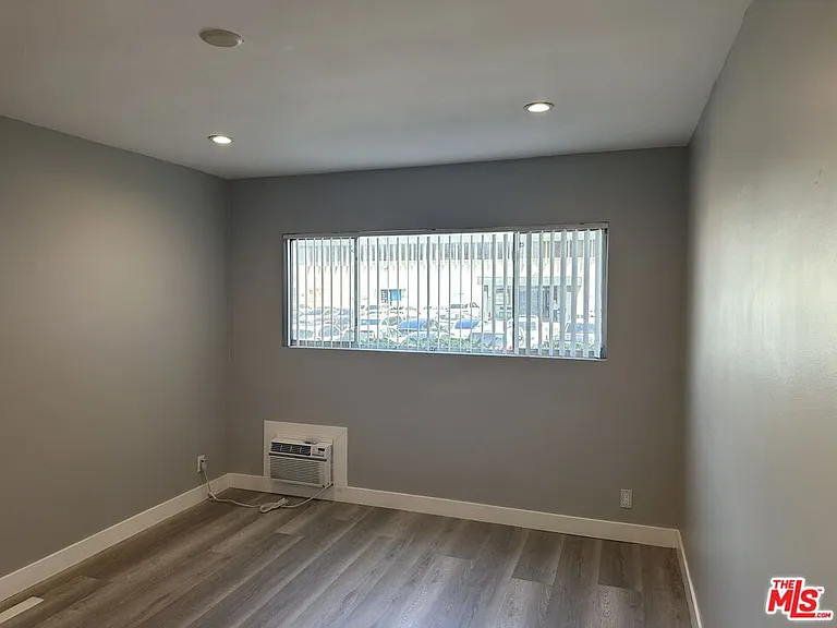 326 S Serrano Ave #4 — Photo 13