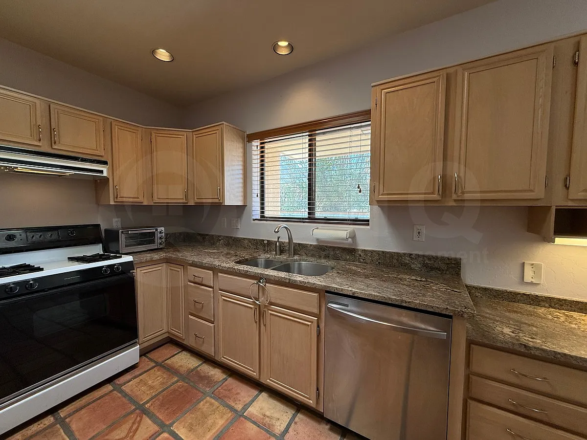 2 bed, 2.0 bath, 1571 sqft, $2,125 — Photo 4