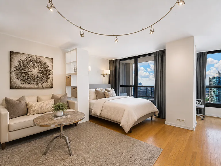 1030 N State St #28M — Photo 2