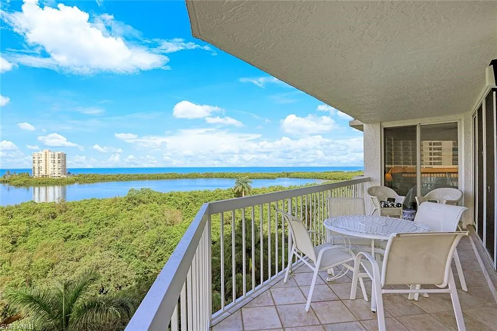 2 bed, 2.0 bath, 1155 sqft, $11,000 — Photo 1