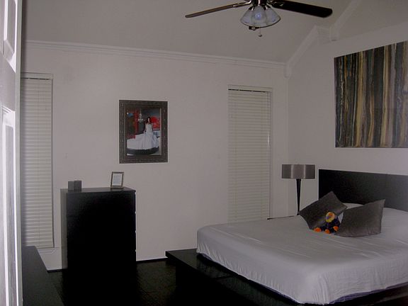 3rd image of 704 Woodmoor Dr