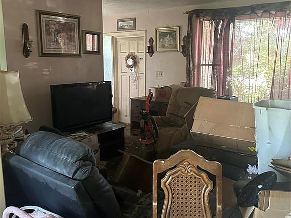 5th image of 112 Mission Hills Ave