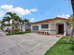 2513 W 70th St, Hialeah, FL 33016