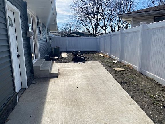 2nd image of 2135 13th St