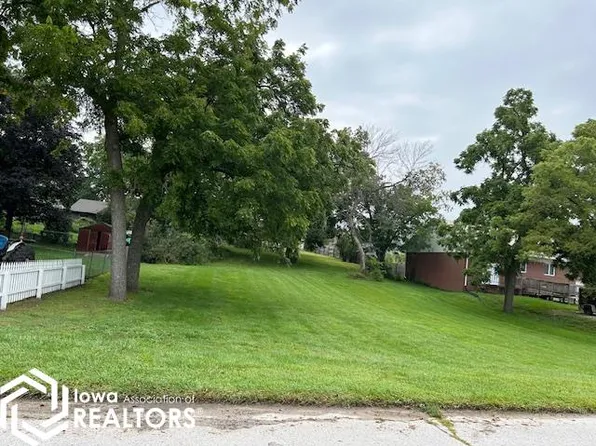 Cedar St, Iowa Falls, IA 50126