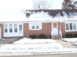 35 Long Ter, Springfield, MA 01104