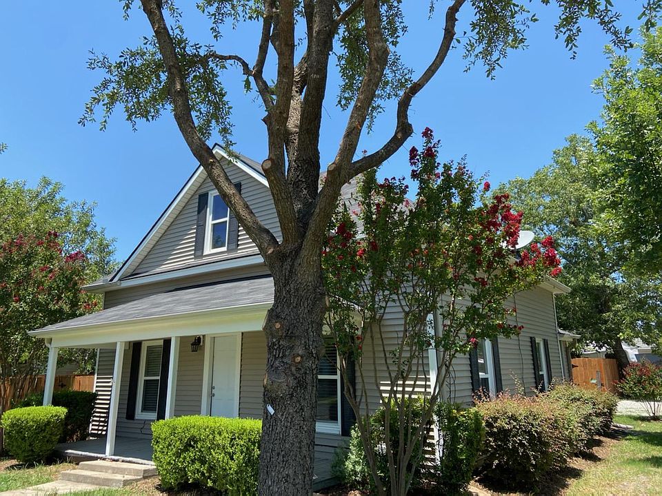 1st image of 603 W Elm St