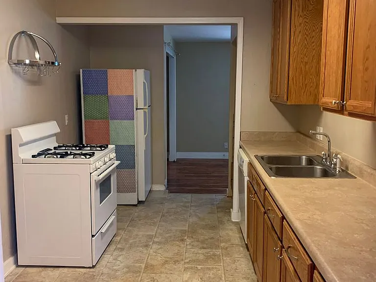 1002 W Saint Johns Ave — Photo 8