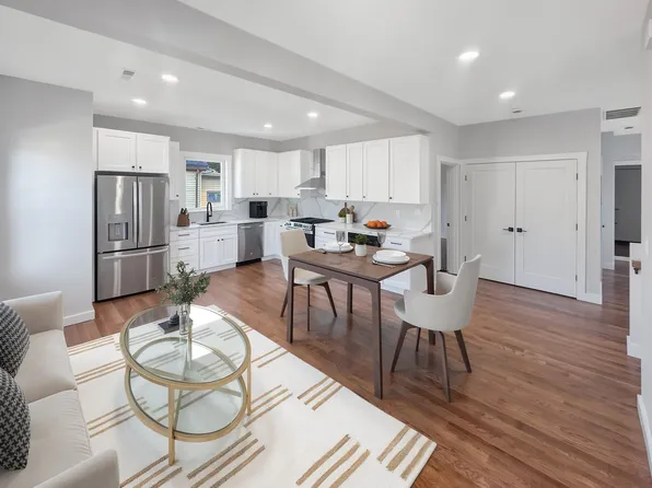 21 Hutchinson St #2, Winthrop, MA 02152