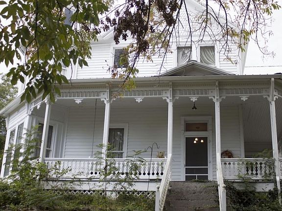 2nd image of 222 N Church St