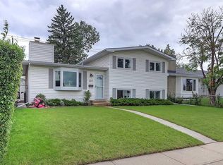 325 E Whitney Cres SE, Calgary, AB T2J 1E7