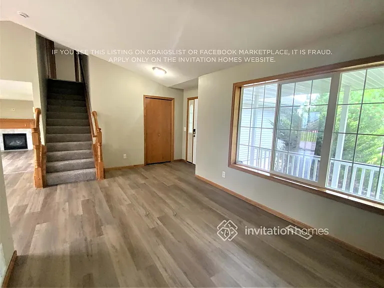 10128 45th Pl NE — Photo 2