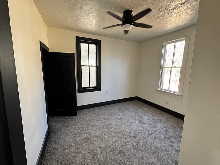 1324 Garfield St — Photo 4