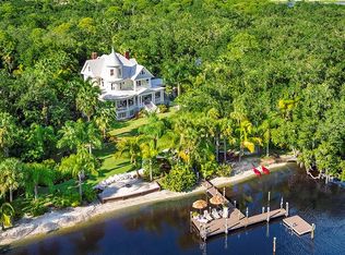 2410 W Shell Point Rd, Ruskin, FL 33570