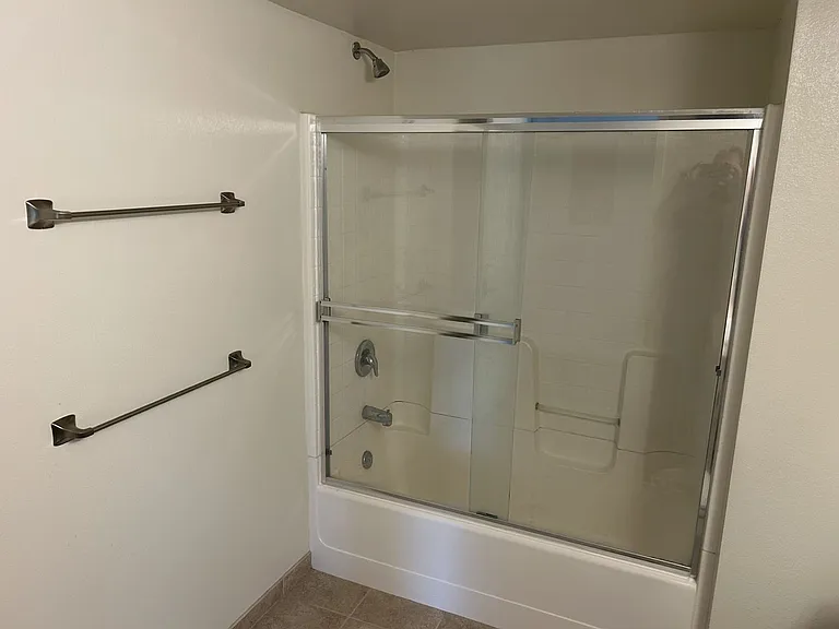 445 Southwest Blvd #8 — Photo 12