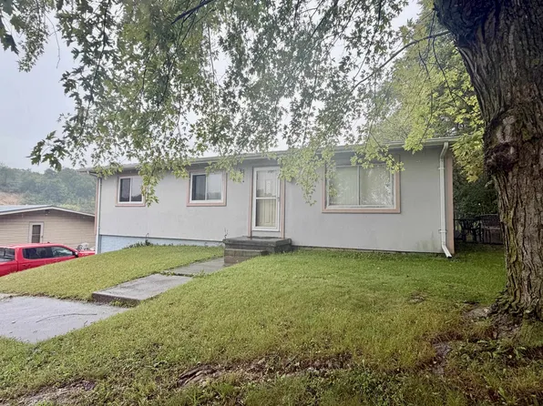 4763 Barbara Ct, Bellevue, IA 52031