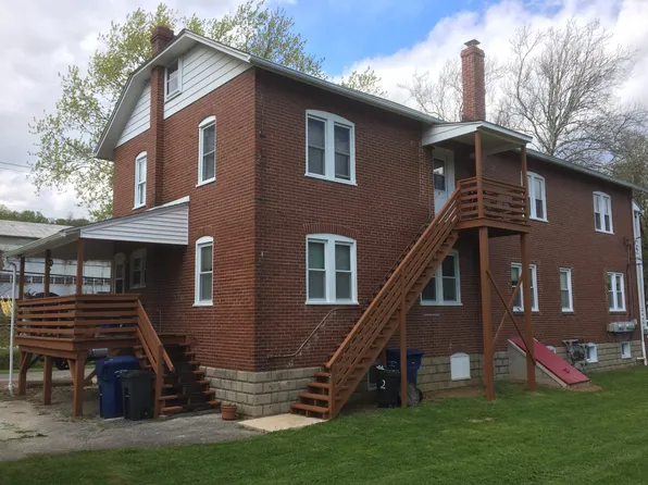 6 Bradley Ave APT 1, Coatesville, PA 19320