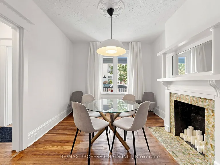 368 Howland Ave — Photo 15