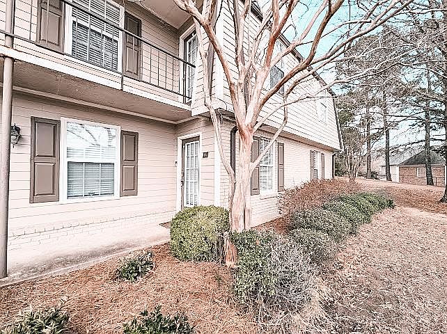 1st image of 404 Park Ln