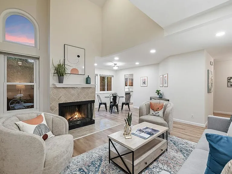 1545 Camden Village Cir — Photo 6