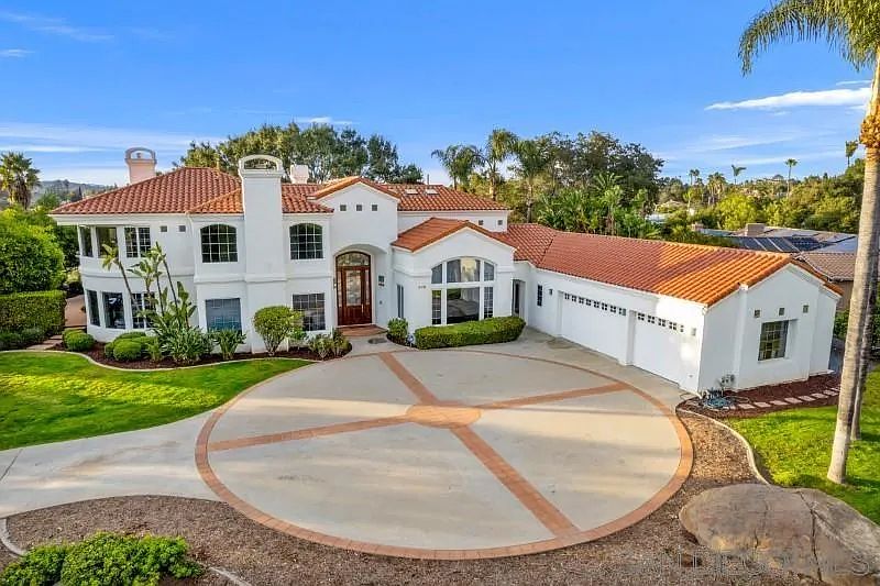 1st image of 296 Royal Crest Ct