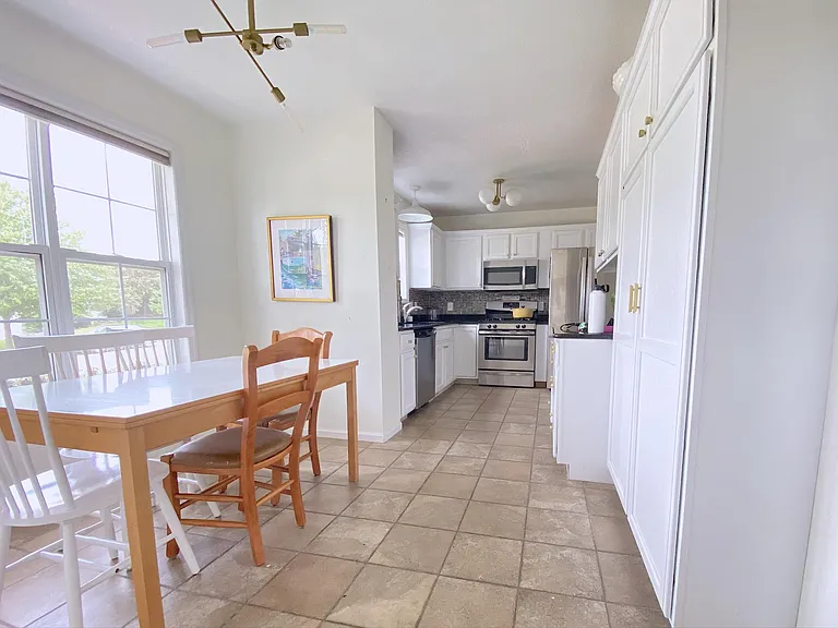 1418 Manton St NE — Photo 2