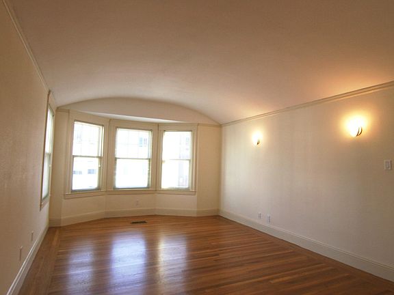 4th image of 1522 Chestnut St APT 1