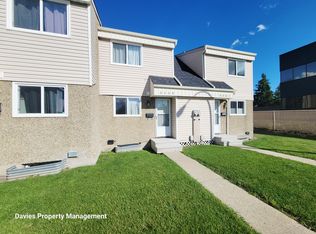 5805 Riverbend Rd NW, Edmonton, AB T6H5A8
