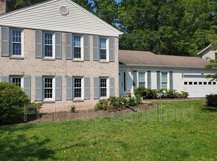 9120 Meadow Rue Ln, Annandale, VA 22003