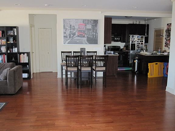 4th image of 1670 Mill St #601