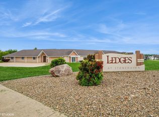 1501 3rd St SW APT 202, Waverly, IA 50677