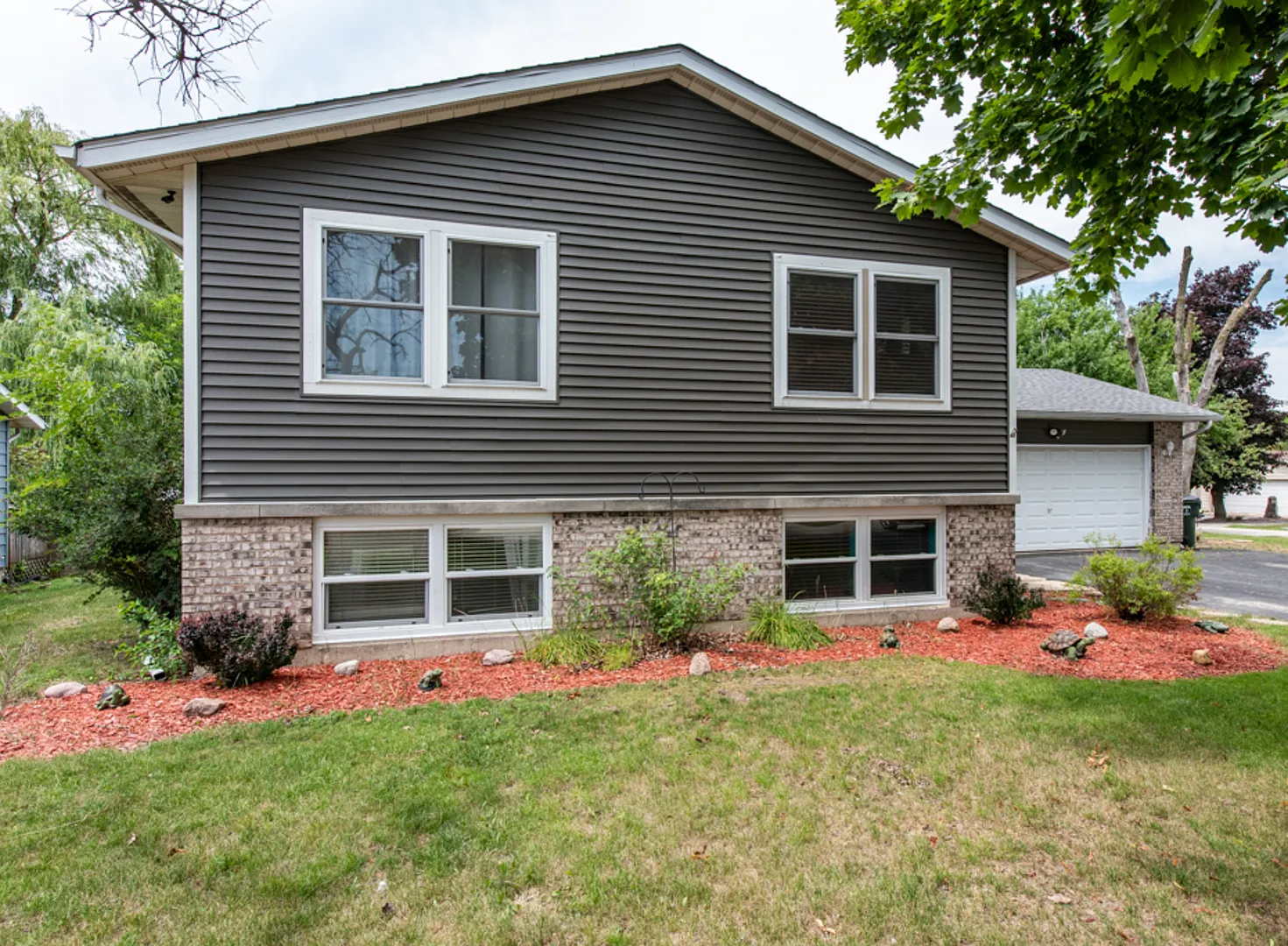 602 Garnett Ave photo 1