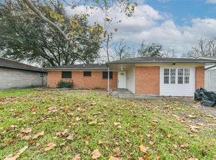 203 Plum St, La Marque, TX 77568