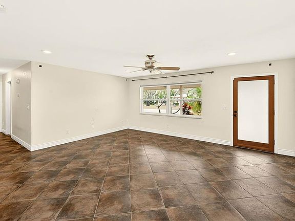2nd image of 1465 Bayview Dr