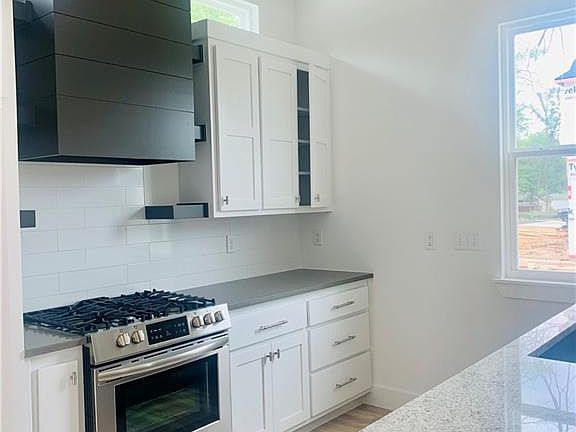 3rd image of 1391 S Duncan Ave #1