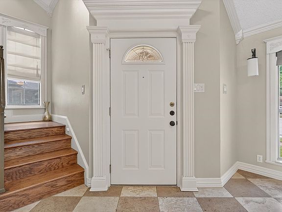 3rd image of 272 Lodge Rd