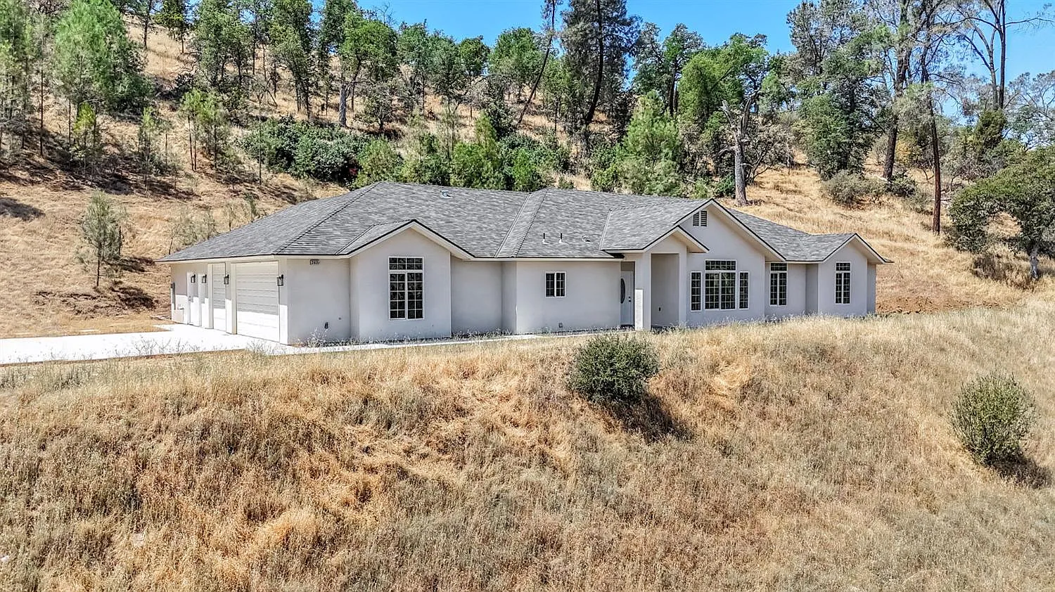 31635 Road 400 photo 1