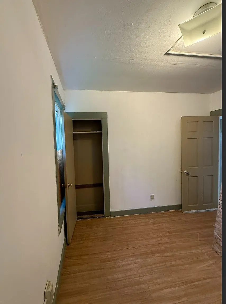 3 bed, 1000 sqft, $1,800 — Photo 3