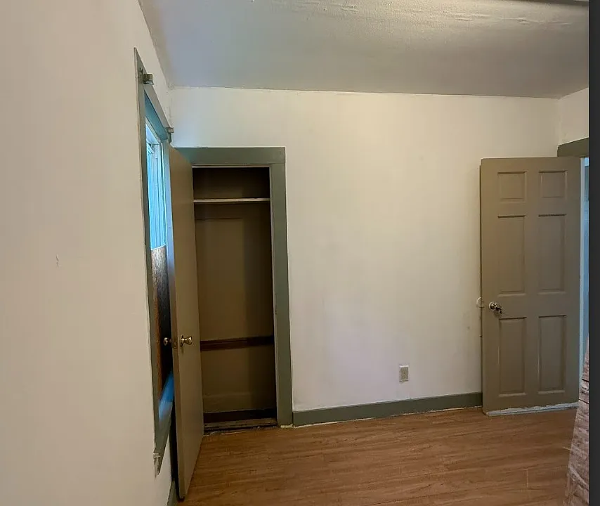 Building Photo 3