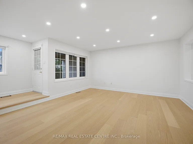 2360 Parkhaven Blvd #10 — Photo 7