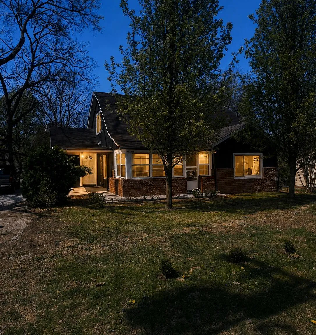 4 bed, 1.5 bath, 1600 sqft, $2,300 — Photo 1