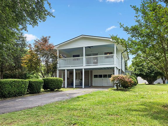 4th image of 703 Flower Lane Dr