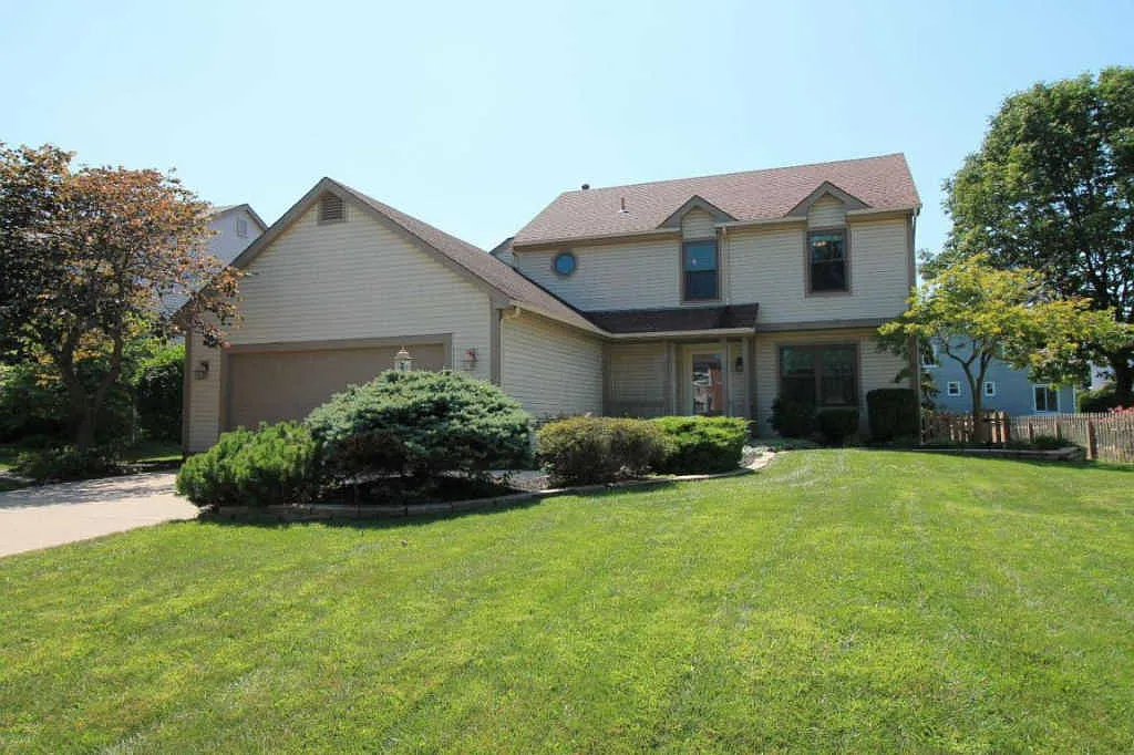 4647 Stonehill St photo 1