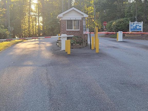 2nd image of 835 N Lakeshore Dr