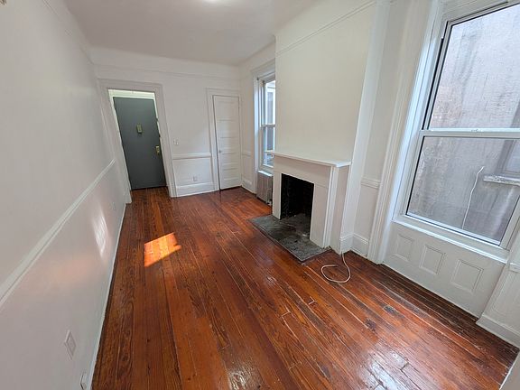5th image of 443 Lincoln Pl APT 3L